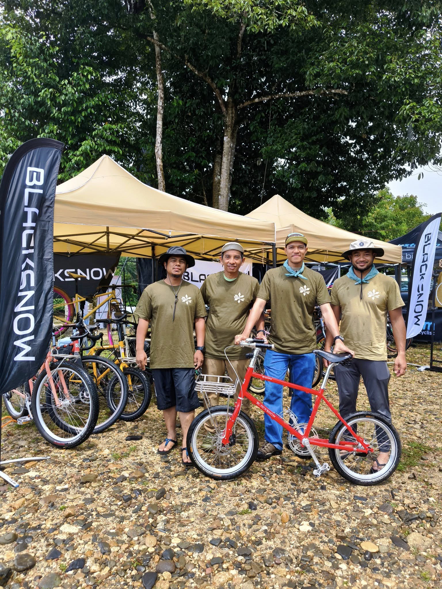 Urban commuter in Bangkok using BlackSnow-equipped bicycle