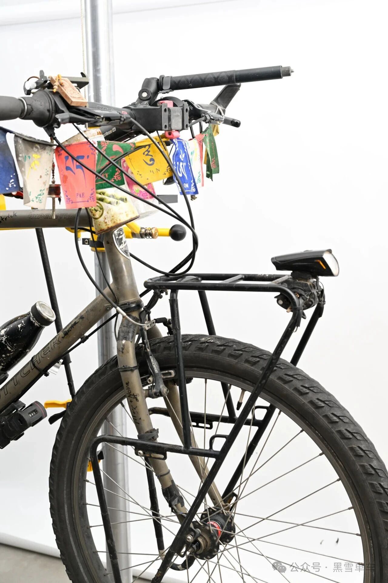 Close-up of Rohloff hub repair